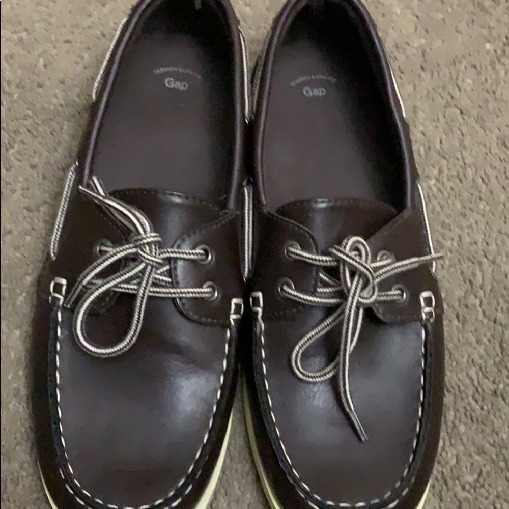 boat shoes by gap size 10
